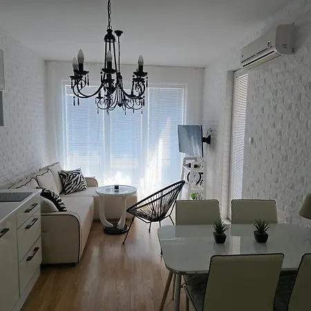 Apartament Romans Marin *